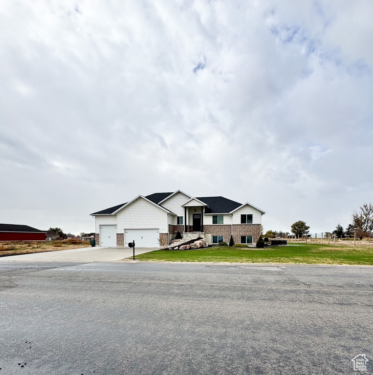 5517 S 6800 W Hooper, UT 84315