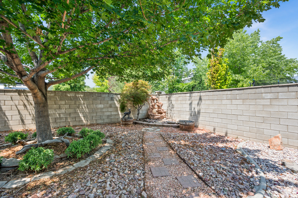 5282 W MOUNTAIN BROOK DR West Jordan, UT 84081