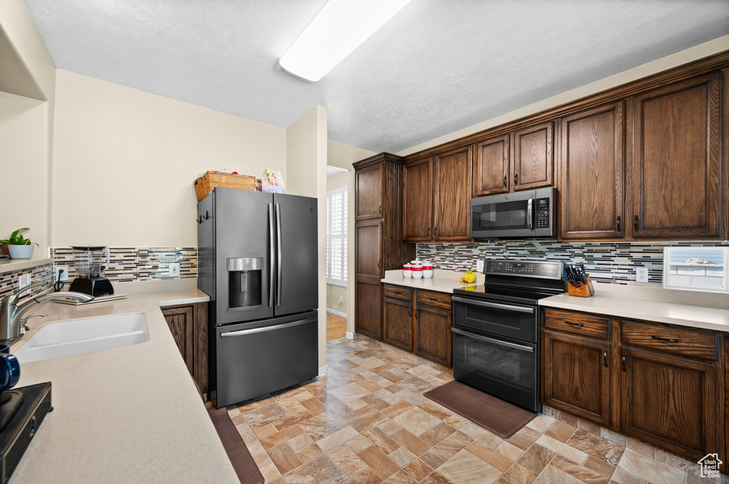 5282 W MOUNTAIN BROOK DR West Jordan, UT 84081