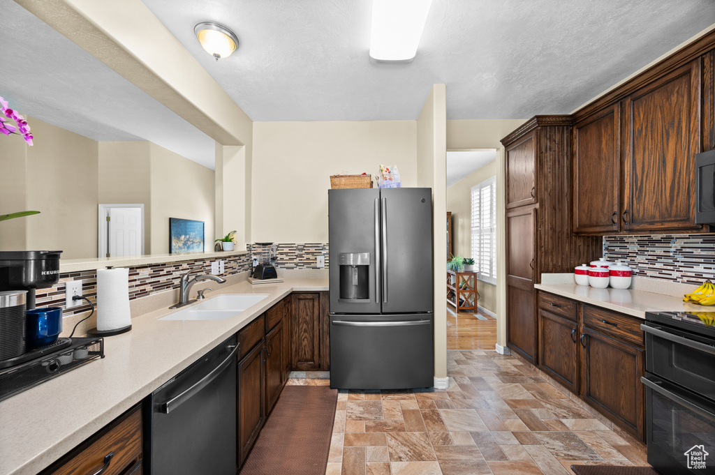 5282 W MOUNTAIN BROOK DR West Jordan, UT 84081