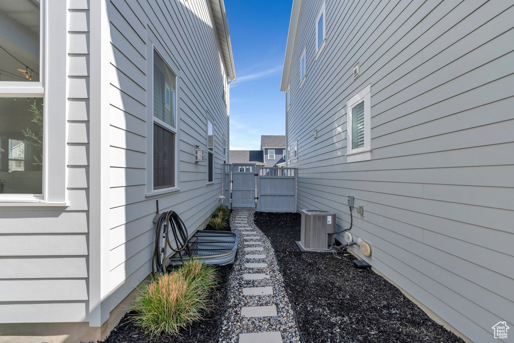 6817 W SKIP ROCK RD South Jordan, UT 84009