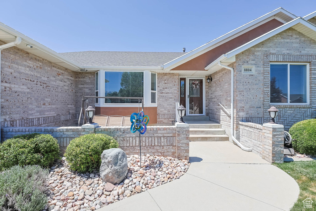 8804 S LONG DR West Jordan, UT 84088