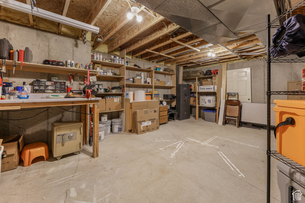 8804 S LONG DR West Jordan, UT 84088