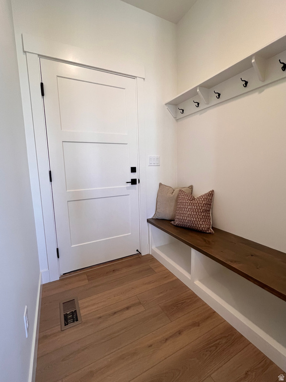 2540 W 2950 N Farr West, UT 84404