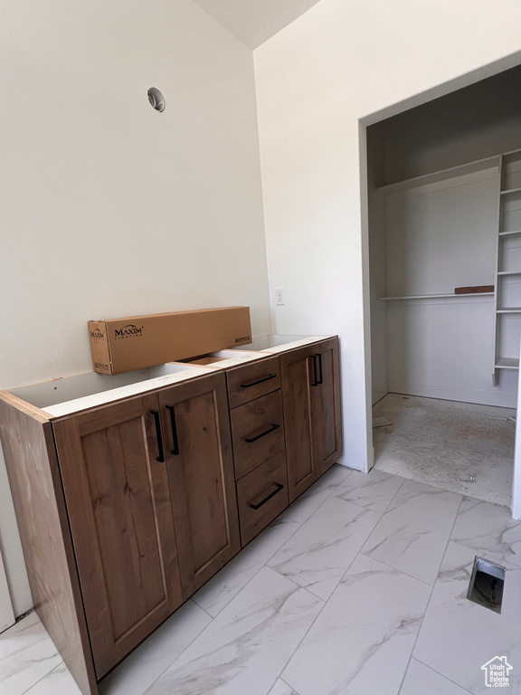 2540 W 2950 N Farr West, UT 84404