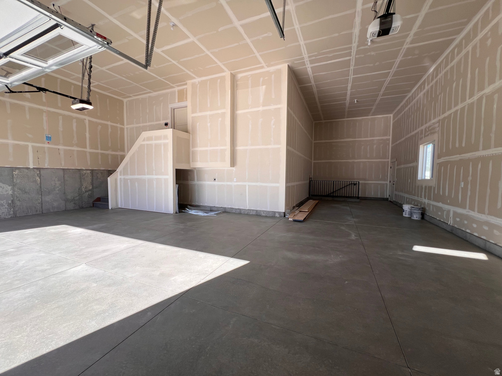 2540 W 2950 N Farr West, UT 84404