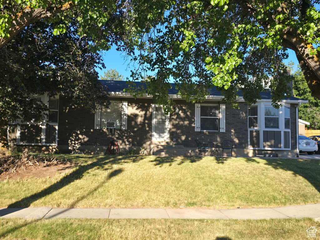 9457 S FOX HUNT DR #49 Sandy, UT 84092