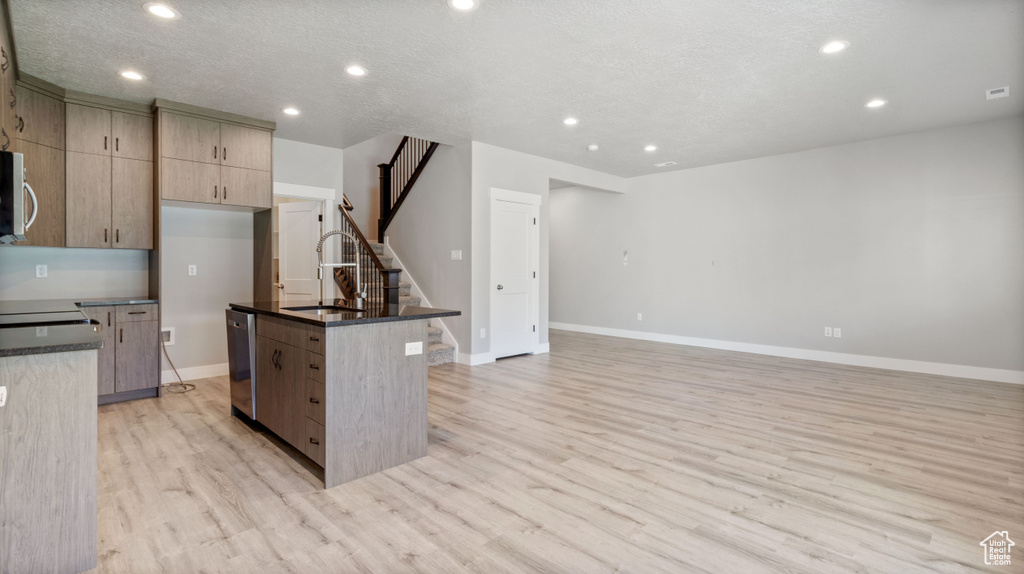 2364 W 1580 S #B Syracuse, UT 84075