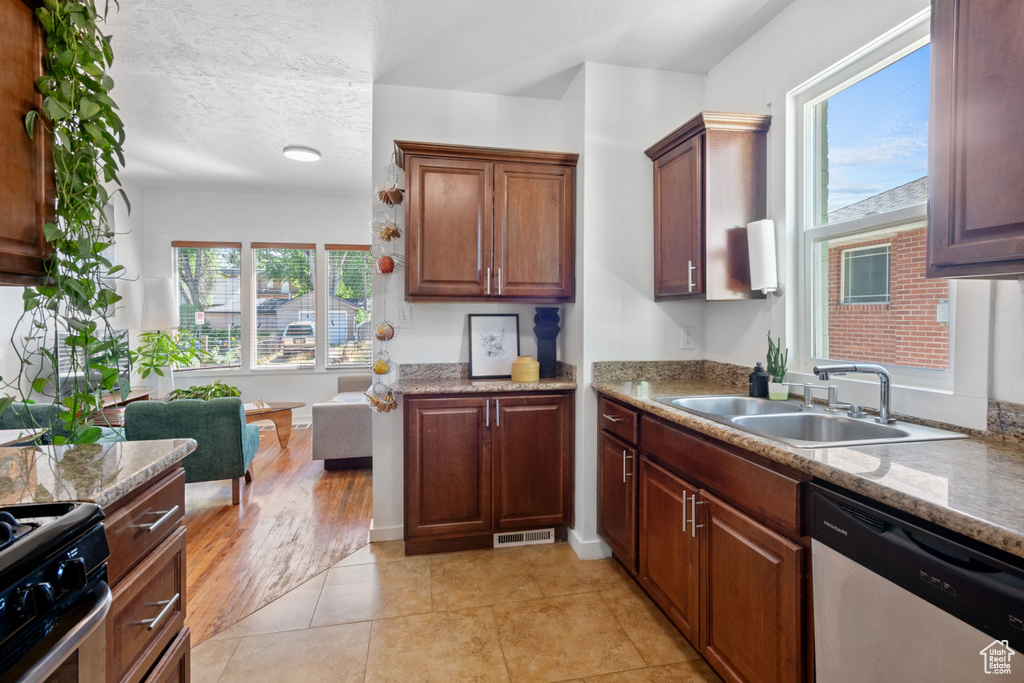 814 S LAKE ST Salt Lake City, UT 84102