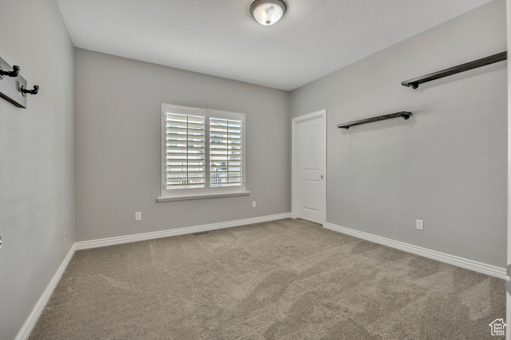 295 W 5650 S Washington Terrace, UT 84405