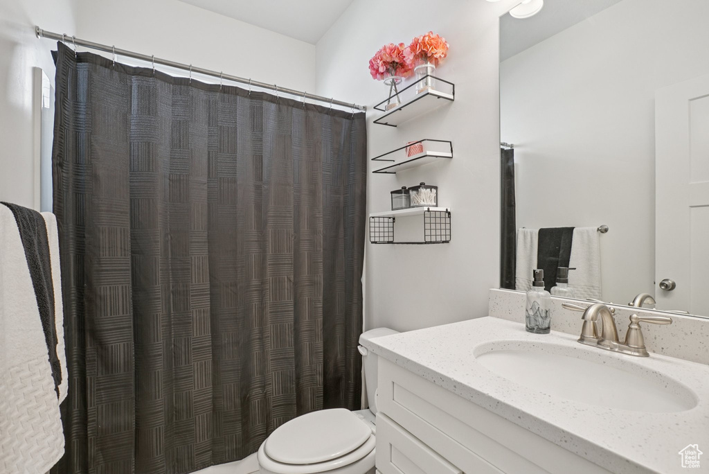 643 E MOUNT PEALE DR Eagle Mountain, UT 84005