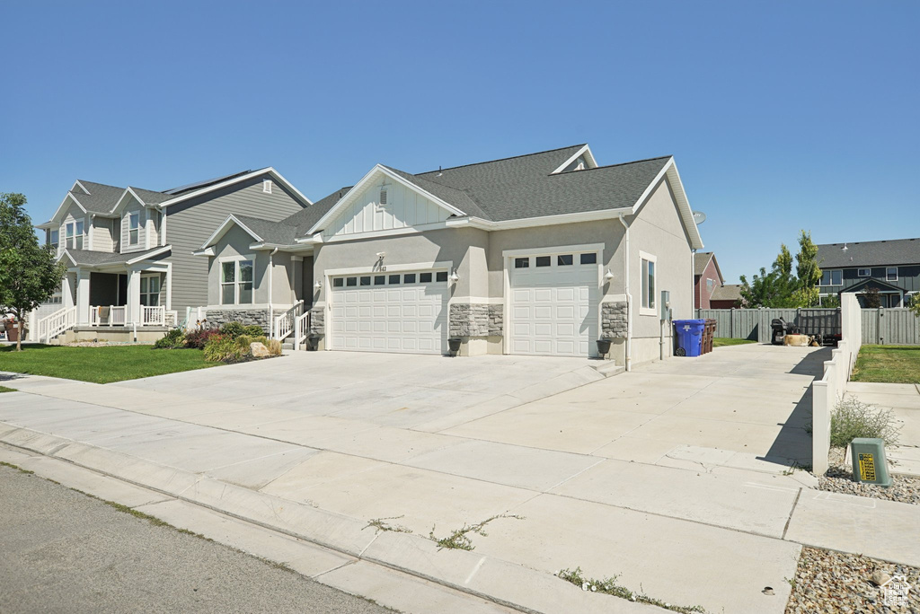 643 E MOUNT PEALE DR Eagle Mountain, UT 84005