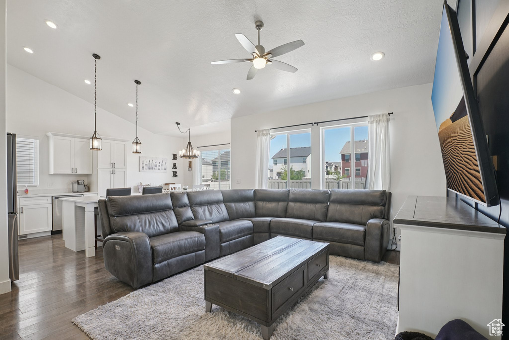 643 E MOUNT PEALE DR Eagle Mountain, UT 84005