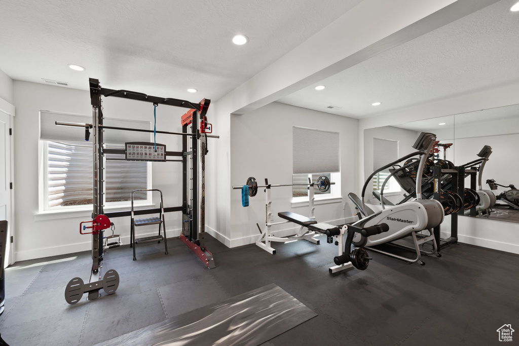 2860 N MANOR CREST LN Layton, UT 84041