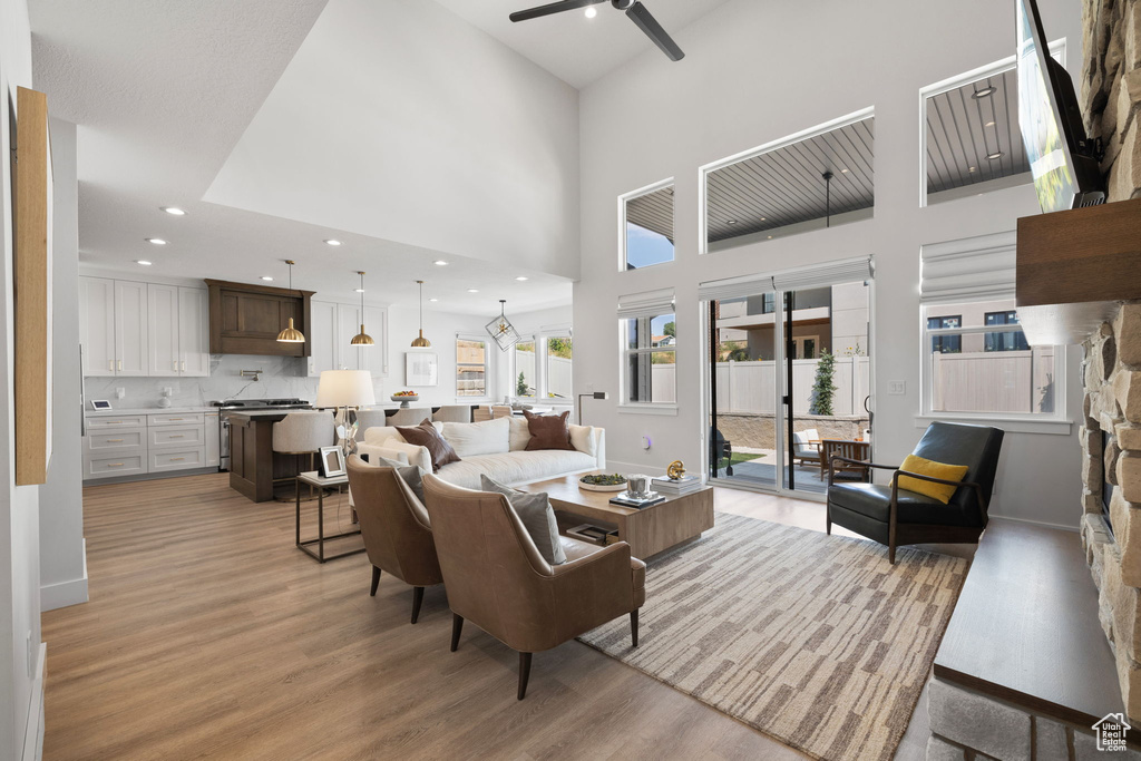 2860 N MANOR CREST LN Layton, UT 84041