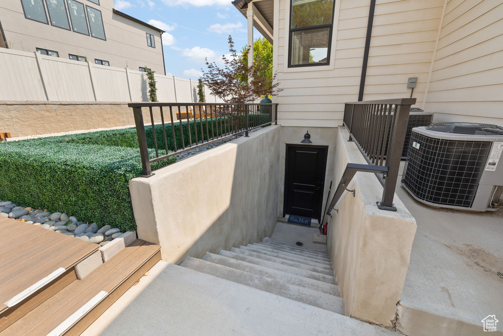 2860 N MANOR CREST LN Layton, UT 84041