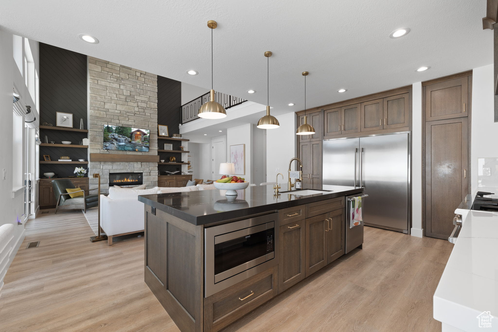 2860 N MANOR CREST LN Layton, UT 84041