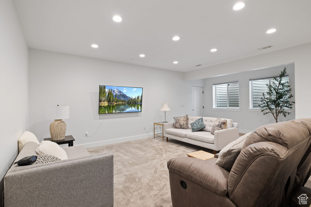 2860 N MANOR CREST LN Layton, UT 84041