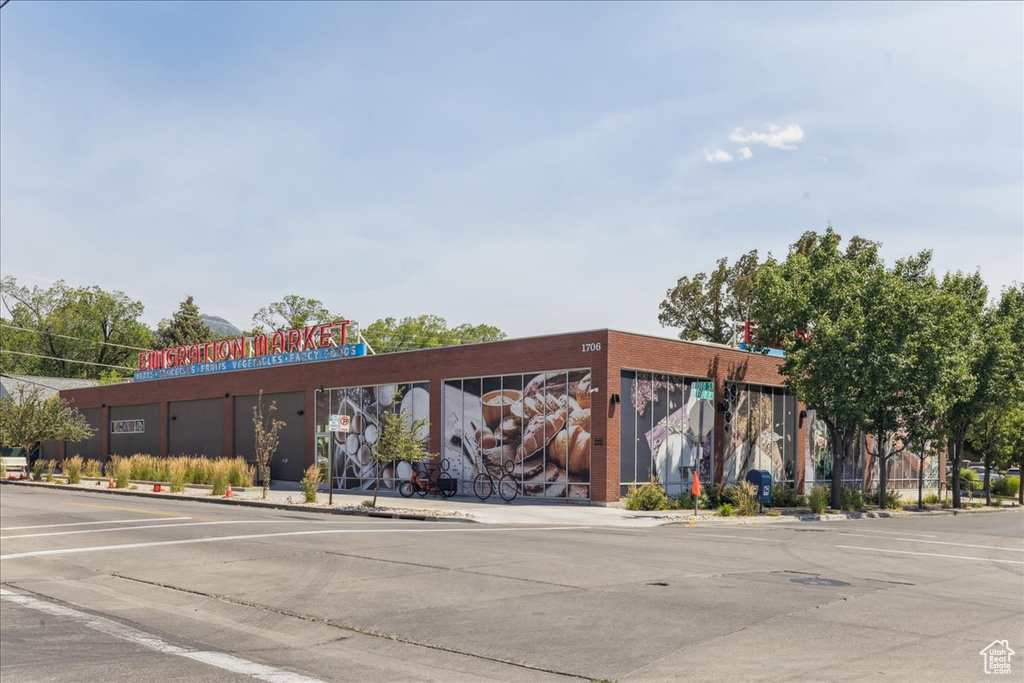 1754 E CORNELL CIR Salt Lake City, UT 84108
