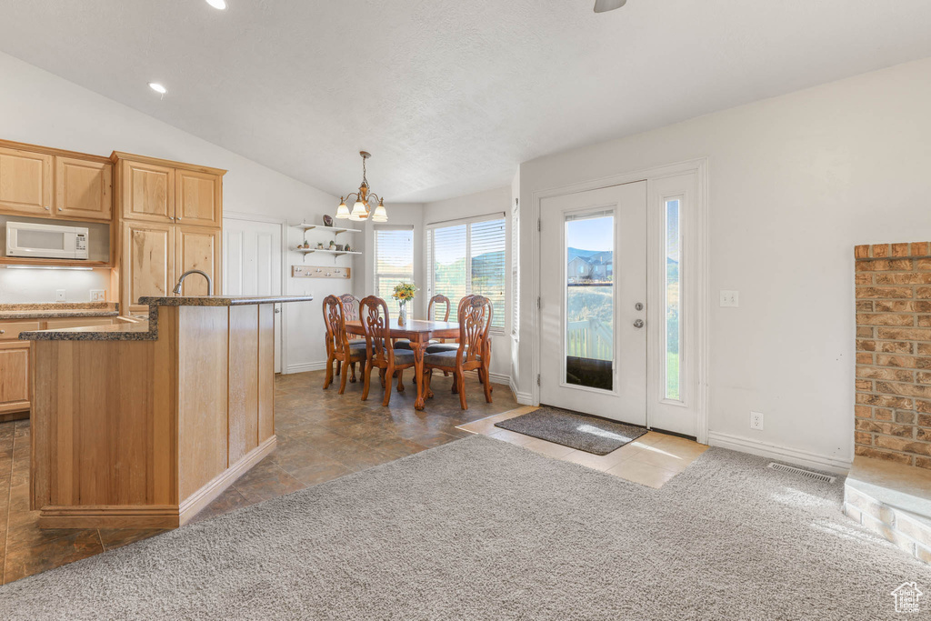 Photo 10 for MLS #2101858 at 2692 W Rim Rock Dr #910