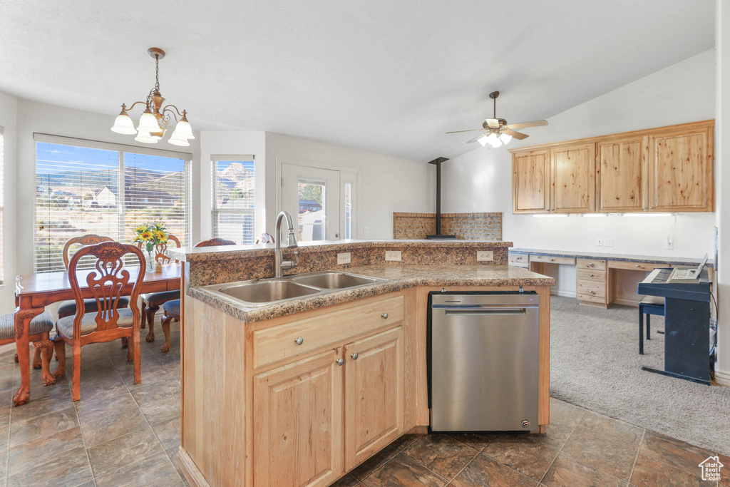 Photo 14 for MLS #2101858 at 2692 W Rim Rock Dr #910
