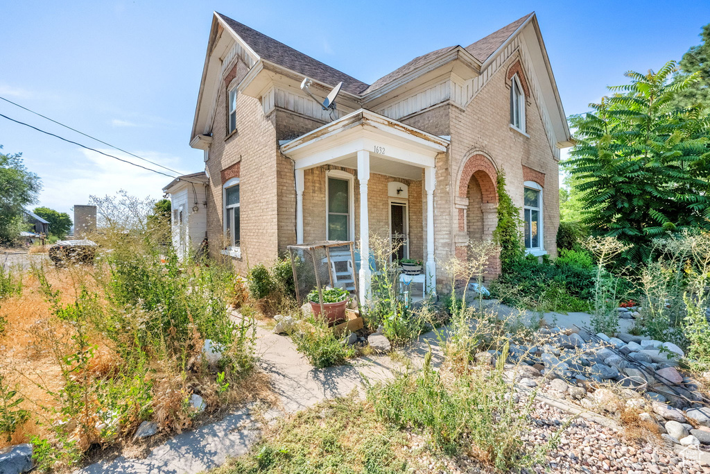1632 S MAIN ST Springville, UT 84663