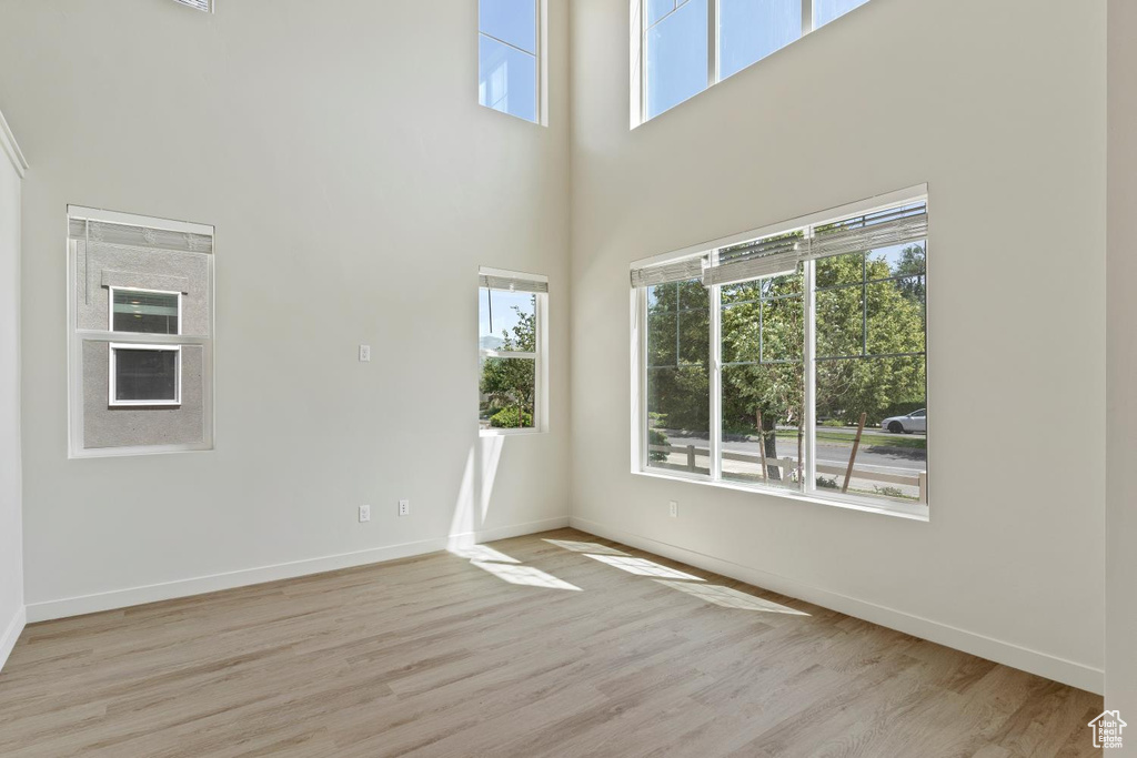 293 E VAUGHN LN #15 Midvale, UT 84047