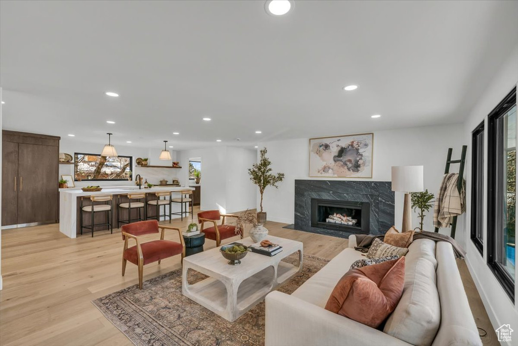 2898 E OAKHURST DR Salt Lake City, UT 84108