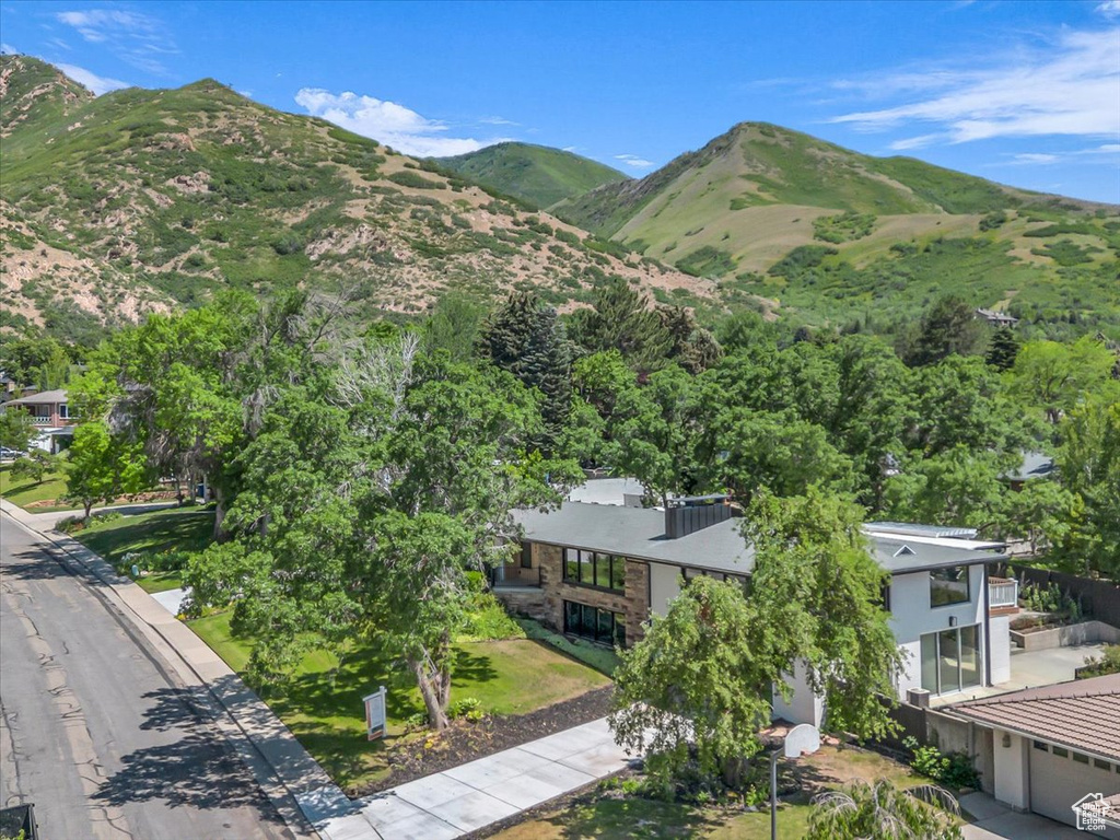 2898 E OAKHURST DR Salt Lake City, UT 84108