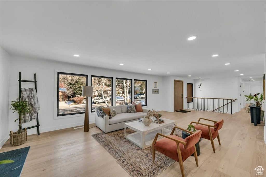 2898 E OAKHURST DR Salt Lake City, UT 84108