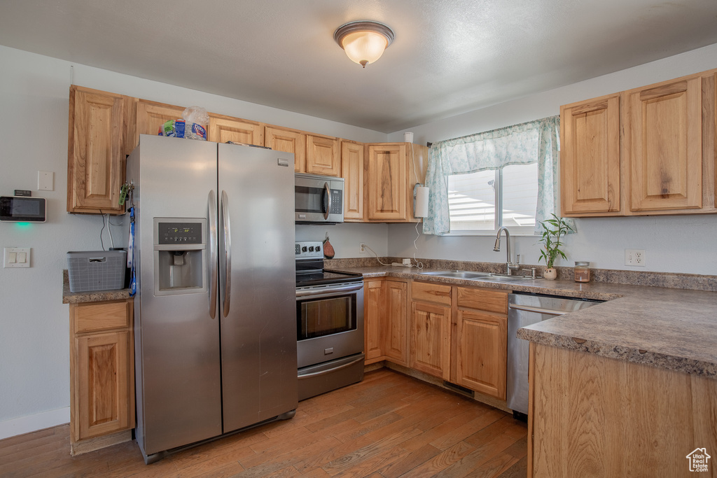 5032 W HIGHWOOD DR Kearns, UT 84118