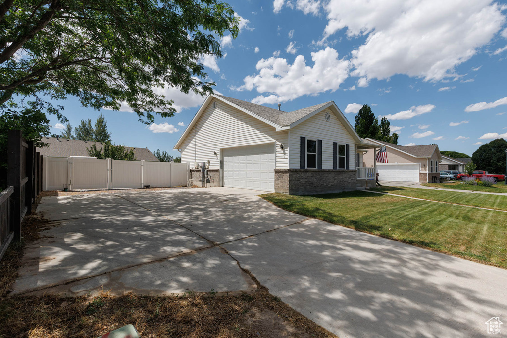 2142 E FALL ST Eagle Mountain, UT 84005
