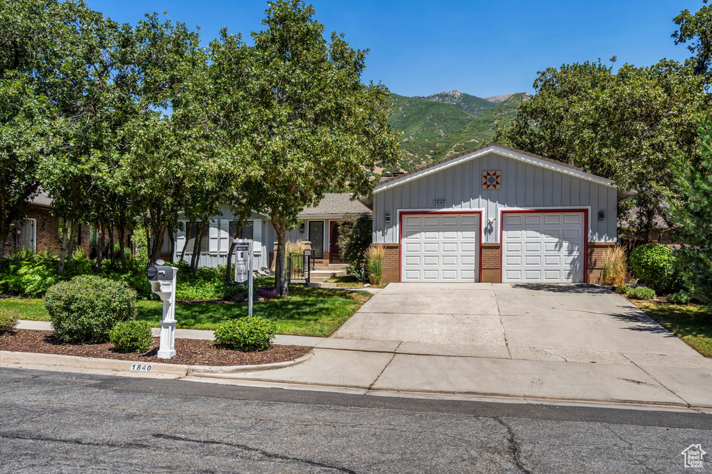1840 E NAVAJO Ogden, UT 84403