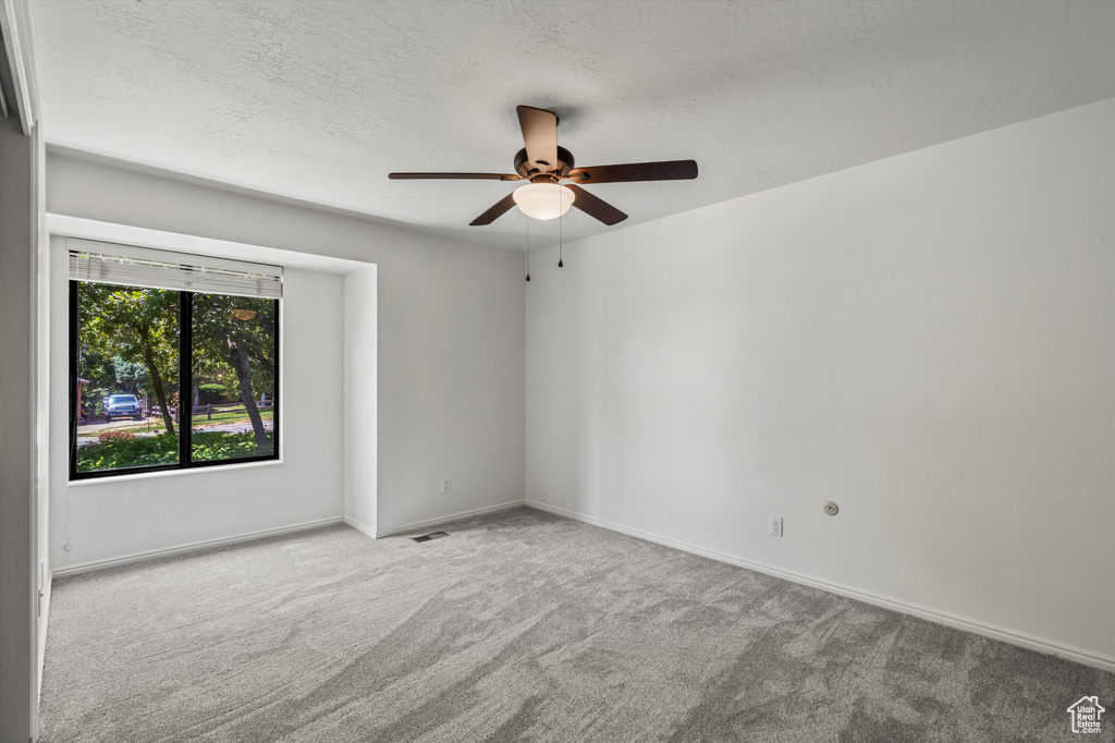 1840 E NAVAJO Ogden, UT 84403