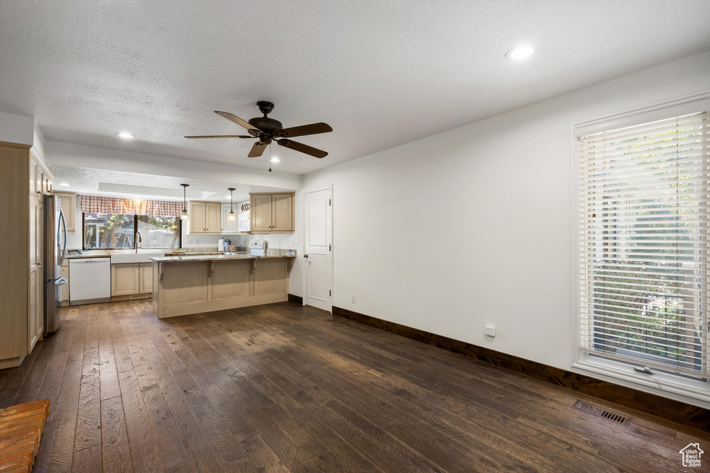 1840 E NAVAJO Ogden, UT 84403