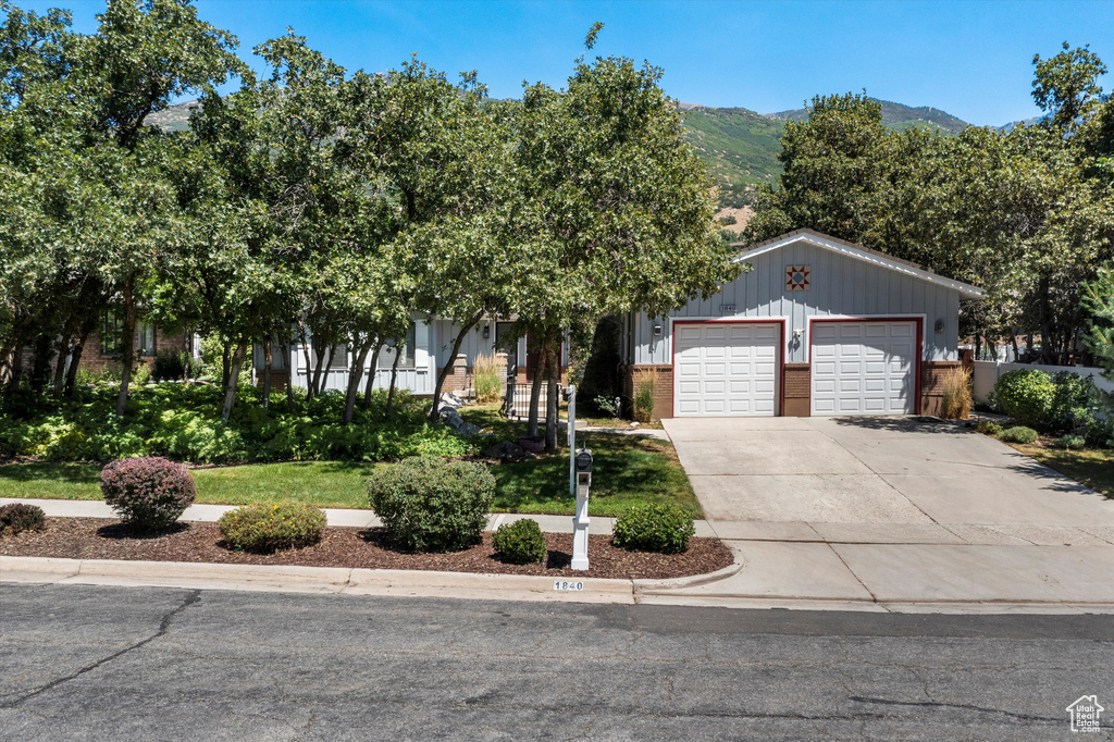 1840 E NAVAJO Ogden, UT 84403