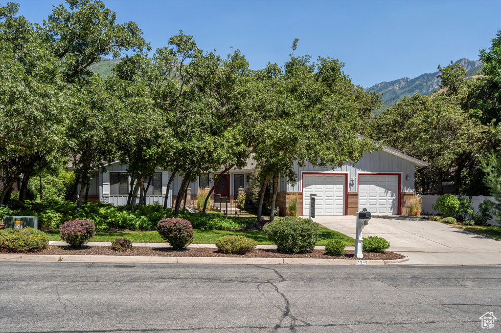 1840 E NAVAJO Ogden, UT 84403