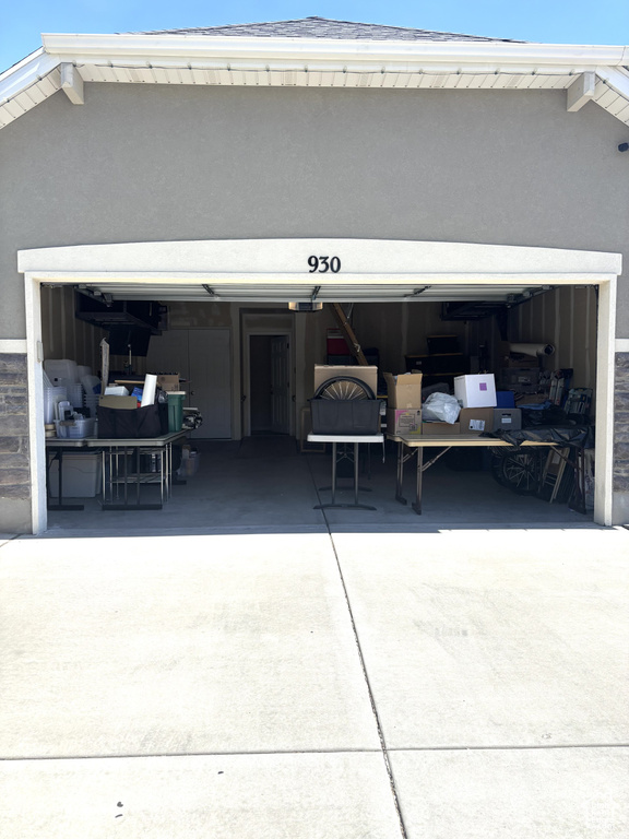 930 N REDBRIDGE DR North Salt Lake, UT 84054