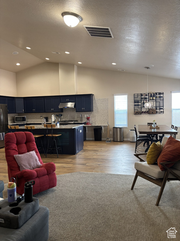 930 N REDBRIDGE DR North Salt Lake, UT 84054