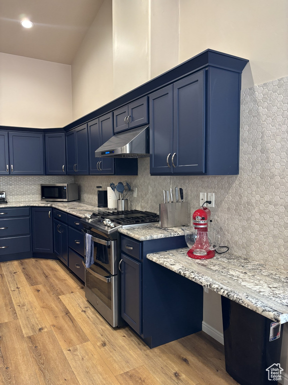 930 N REDBRIDGE DR North Salt Lake, UT 84054