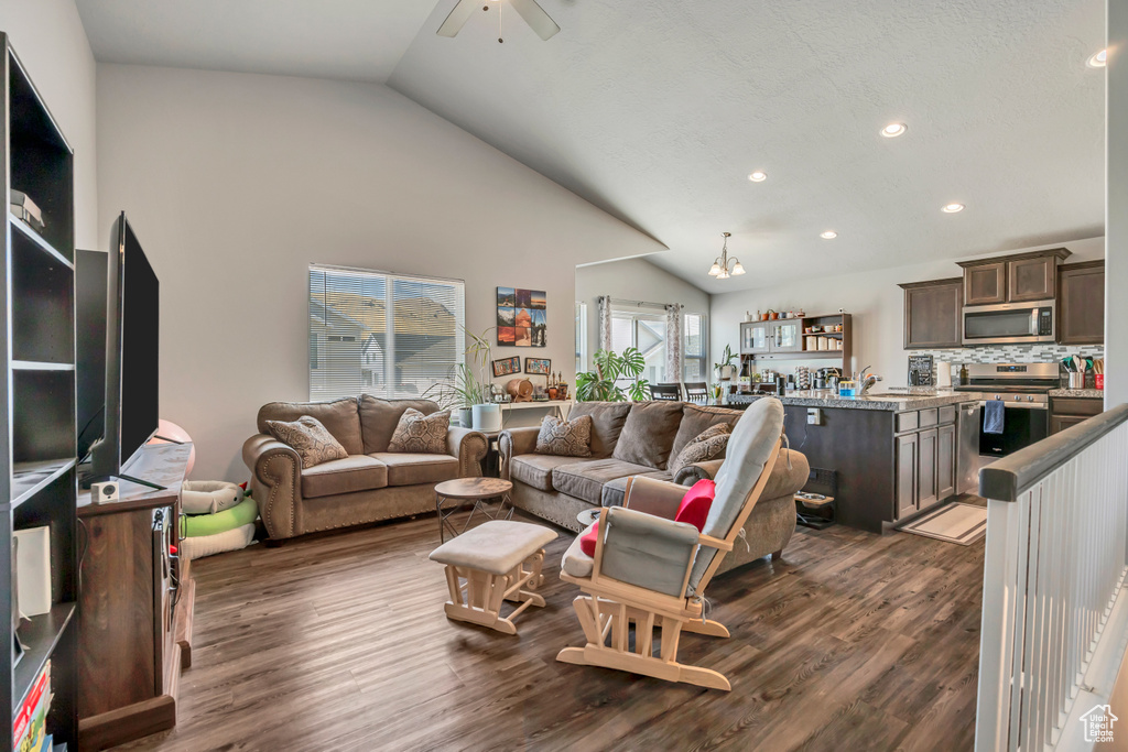 8992 W CHANCE CIR Magna, UT 84044