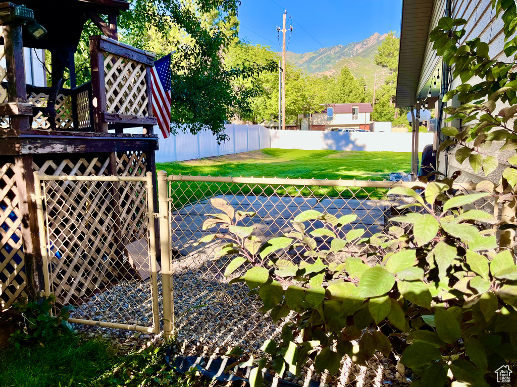 1568 SHADOW DR Ogden, UT 84403