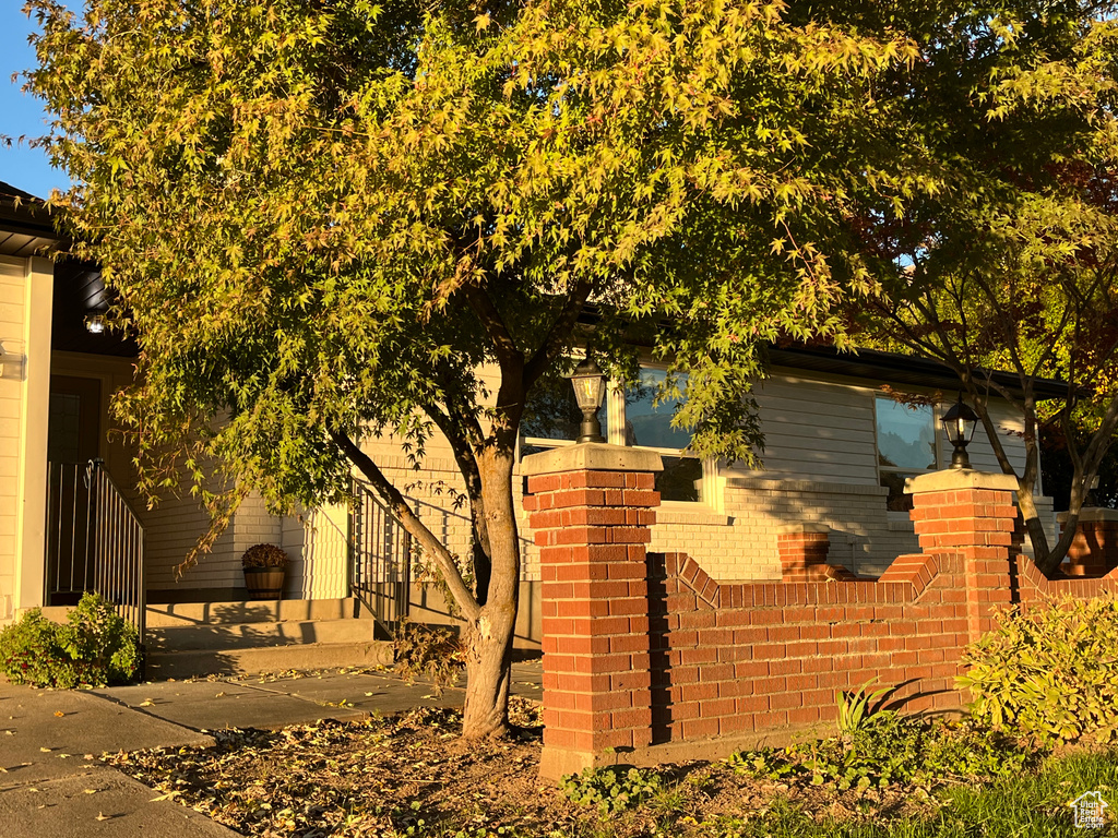 Photo 3 for MLS #2101938 at 1568 Shadow Valley Dr