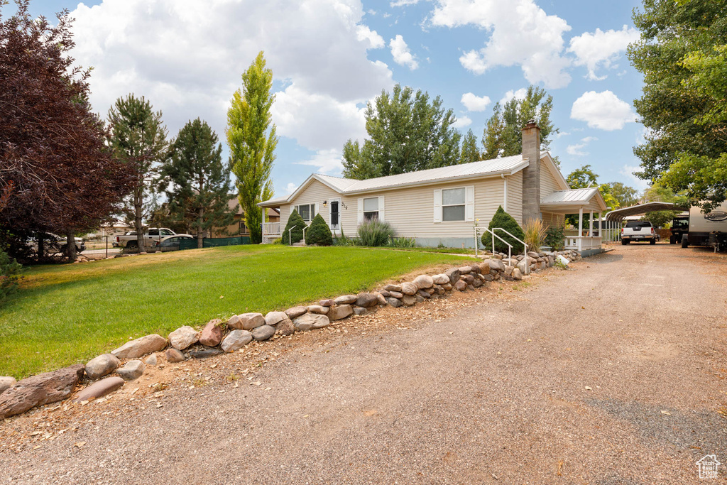 319 N 100 E Aurora, UT 84620