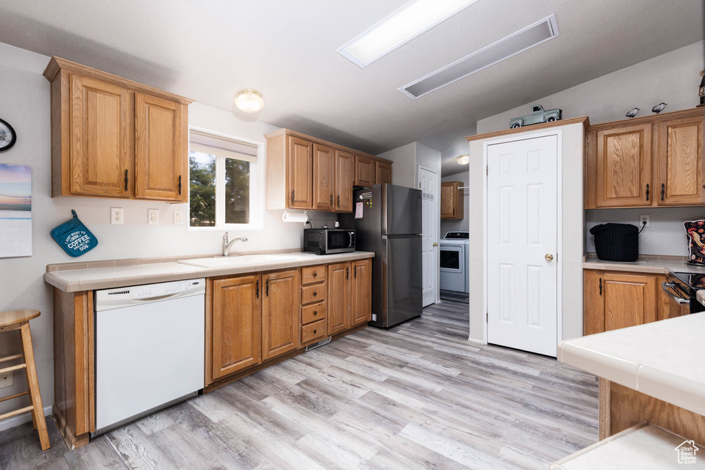 319 N 100 E Aurora, UT 84620