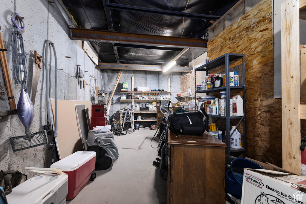 319 N 100 E Aurora, UT 84620