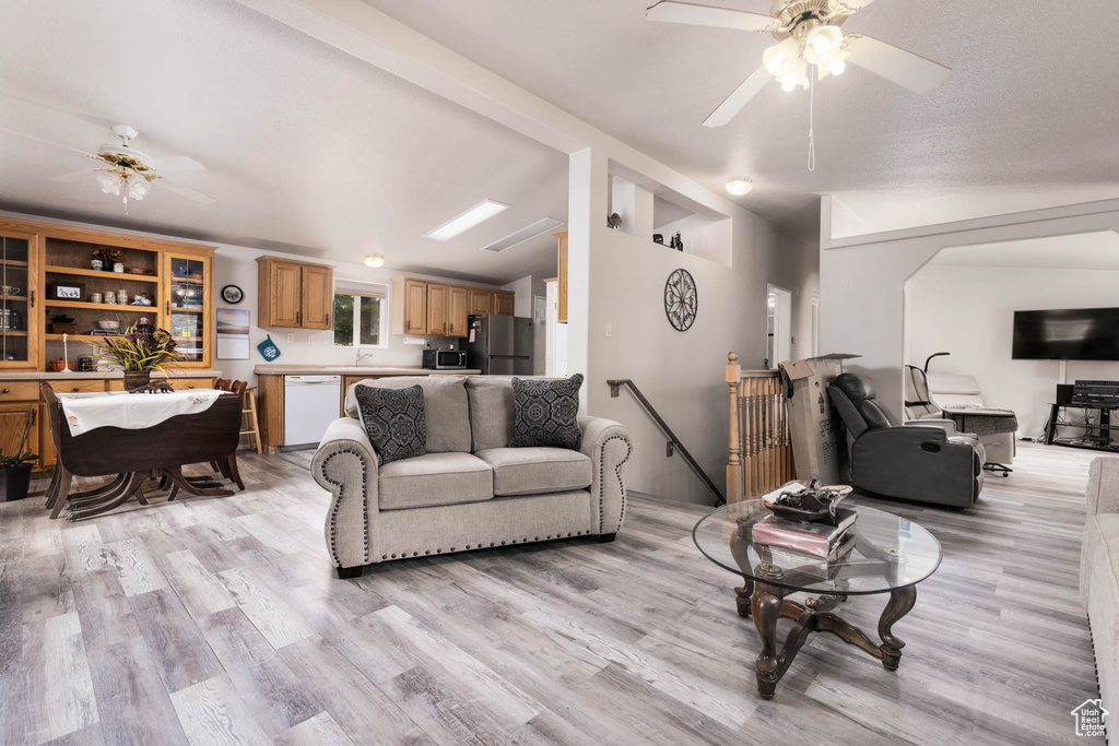 319 N 100 E Aurora, UT 84620