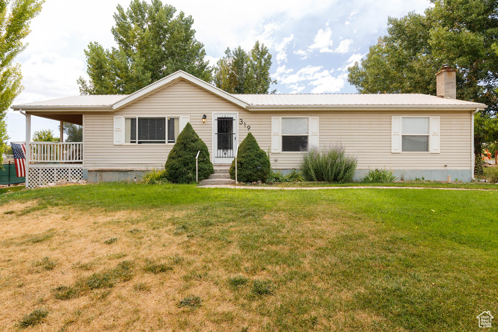319 N 100 E Aurora, UT 84620
