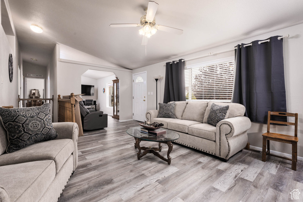 319 N 100 E Aurora, UT 84620