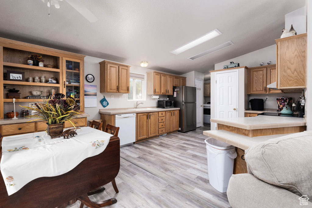 319 N 100 E Aurora, UT 84620